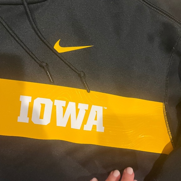 Men's Iowa Hawkeyes Nike Hooded Zip Up - Picture 2 of 3